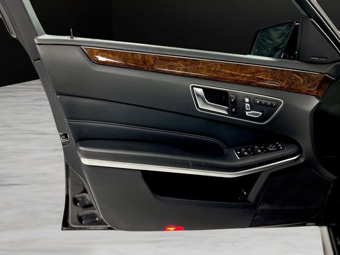 Used 2016 Mercedes-Benz E 350 4MATIC Wagon image 37