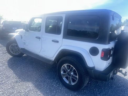 Used 2022 Jeep Wrangler Unlimited Sahara w/ Cold Weather Group AWD/4WD image 5