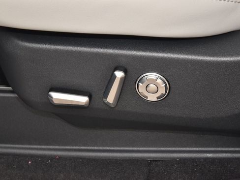 New 2026 Lincoln Navigator Reserve AWD/4WD image 39