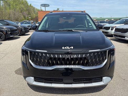 New 2026 Kia Carnival EX FWD image 3