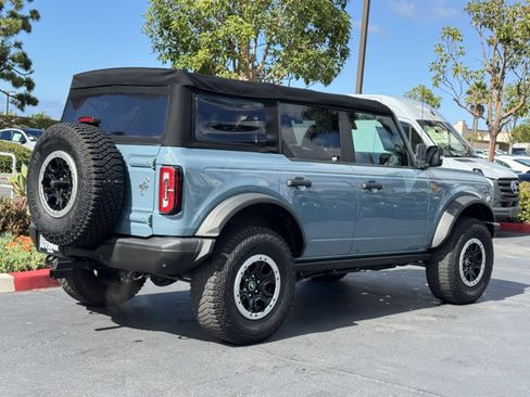 Used 2022 Ford Bronco Badlands image 11