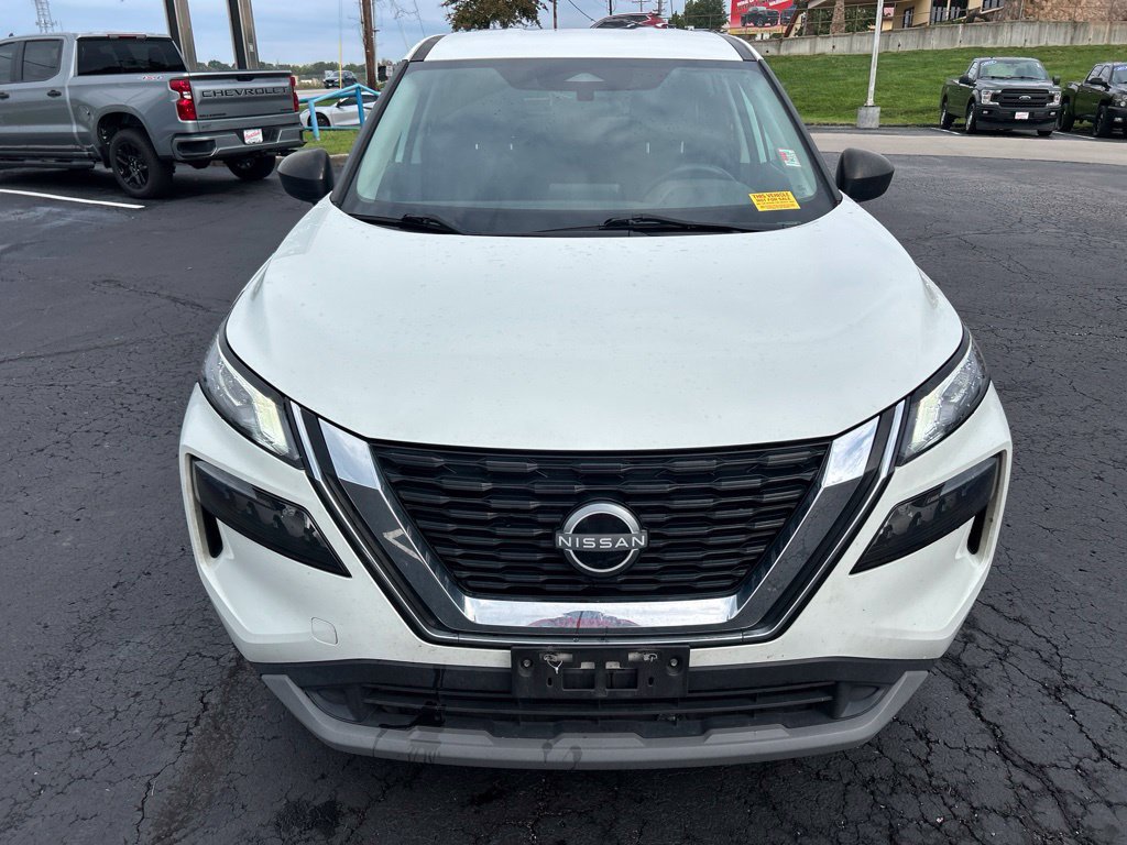 Used 2023 Nissan Rogue S AWD/4WD image 2