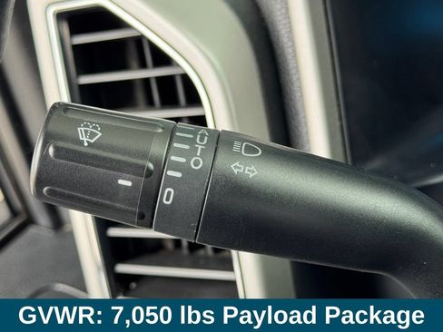 Used 2018 Ford F150 Lariat w/ Equipment Group 502A Luxury AWD/4WD image 11