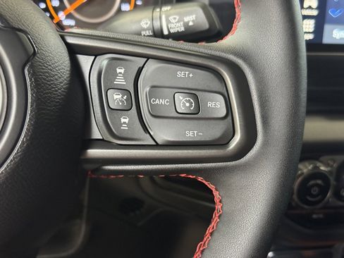 Used 2024 Jeep Gladiator Rubicon w/ Convenience Group image 34