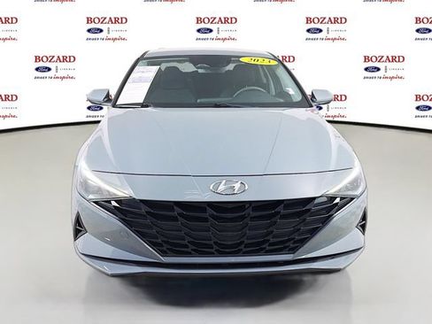 Used 2023 Hyundai Elantra SEL w/ Cargo Package FWD image 2