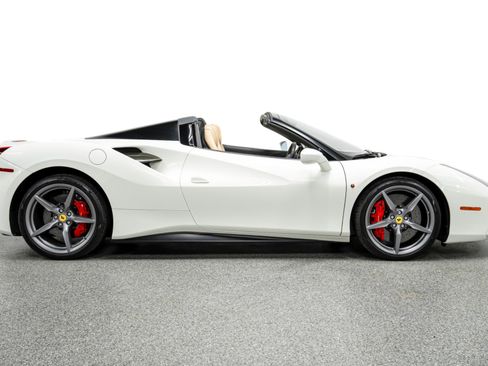 Used 2018 Ferrari 488 Spider image 42