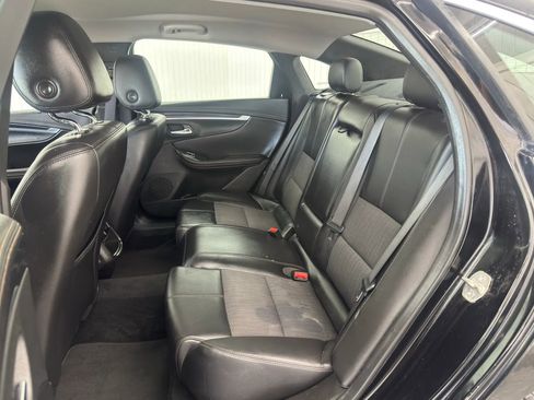 Used 2017 Chevrolet Impala LT image 12