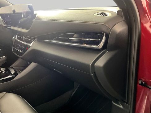 Certified 2025 Buick Envista Avenir FWD image 17