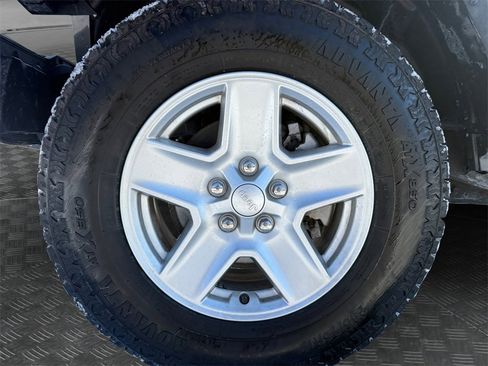 Used 2023 Jeep Gladiator Sport image 20