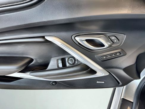 Used 2016 Chevrolet Camaro SS RWD image 15