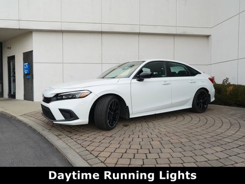 Used 2023 Honda Civic Sport image 17