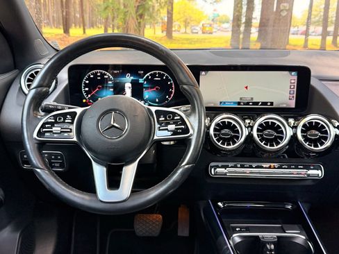 Used 2022 Mercedes-Benz GLA 250 4MATIC image 3