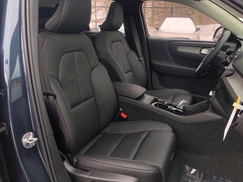 New 2026 Volvo XC40 B5 Ultra w/ Protection Package Premier image 33