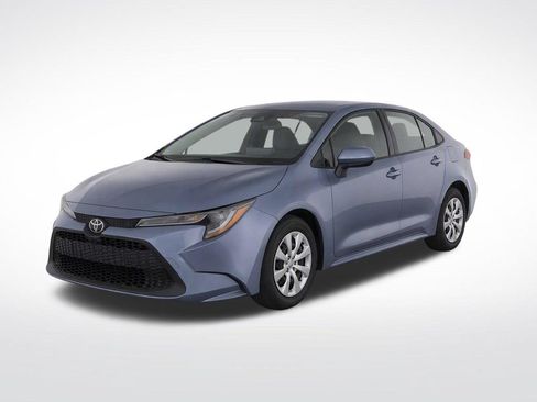 Used 2021 Toyota Corolla LE FWD image 2