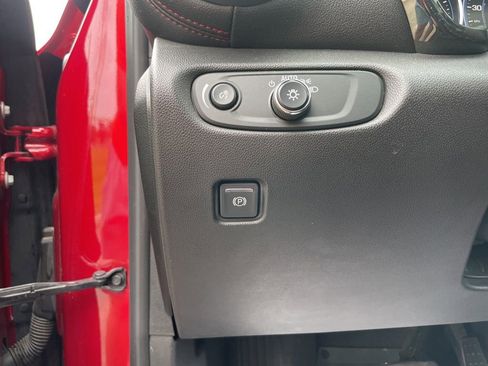 Used 2022 Chevrolet Blazer RS w/ Enhanced Convenience Package FWD image 18