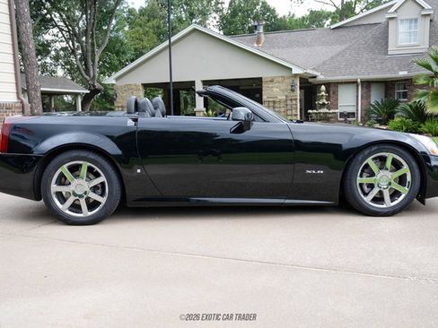 Used 2006 Cadillac XLR RWD image 7