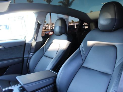 Used 2024 Tesla Model Y Long Range image 15