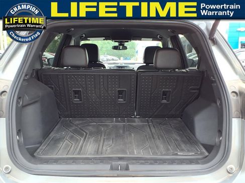 Used 2024 Chevrolet Equinox RS w/ LPO, Floor Liner Package FWD image 10