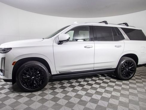 Used 2022 Cadillac Escalade Premium Luxury w/ Touring Package AWD/4WD image 10