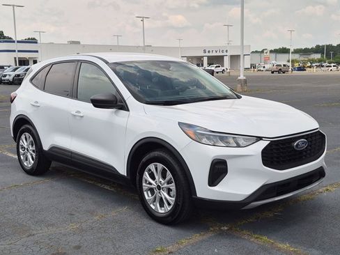 Certified 2025 Ford Escape Active w/ Tech Pack #1 FWD image 2