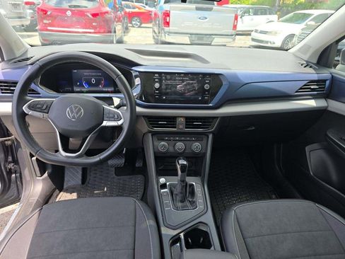 Used 2022 Volkswagen Taos SE FWD image 5