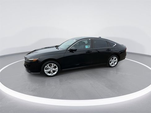 Used 2023 Honda Accord LX image 7
