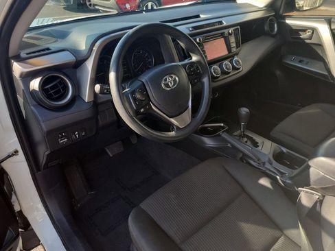 Used 2018 Toyota RAV4 LE image 18
