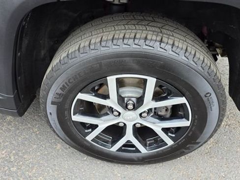 Used 2024 Jeep Grand Cherokee Limited image 8