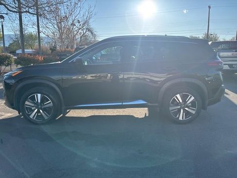 Used 2023 Nissan Rogue SL FWD image 2