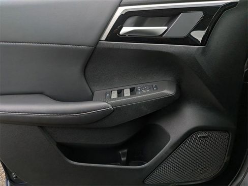 New 2026 Mitsubishi Outlander LE image 14