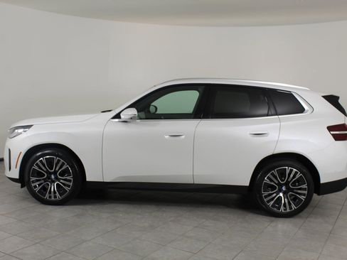 Used 2025 BMW X3 xDrive30i w/ Premium Package image 2