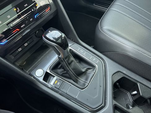 Certified 2023 Volkswagen Tiguan SE R-Line image 24