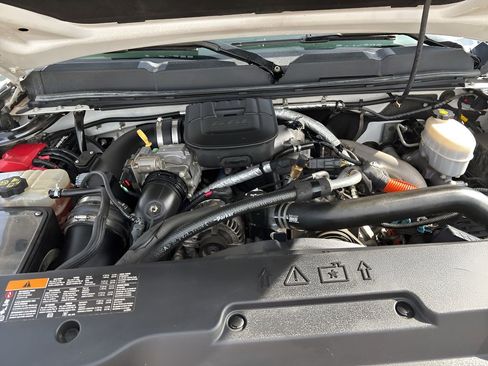 Used 2011 Chevrolet Silverado 2500 LT image 16