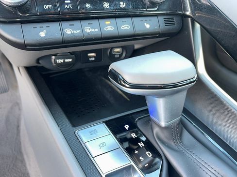 Used 2023 Hyundai Elantra SEL w/ Convenience Package image 19