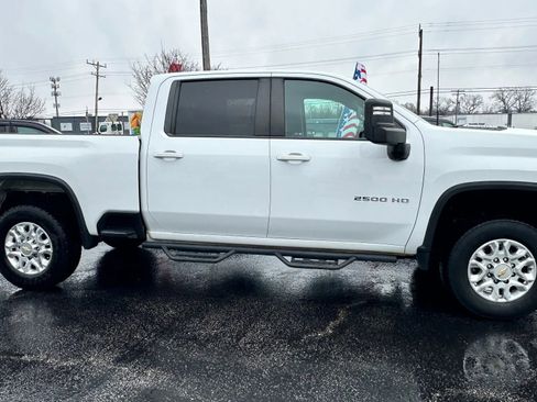 Used 2021 Chevrolet Silverado 2500 LT w/ Fleet Comfort Package image 4