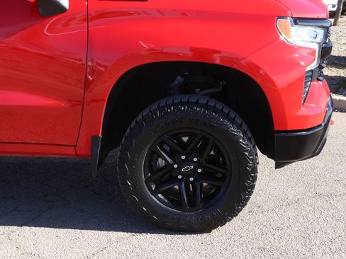 Used 2024 Chevrolet Silverado 1500 LT Trail Boss w/ Convenience Package II image 9