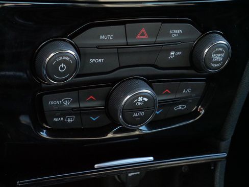 Used 2017 Chrysler 300 S image 23