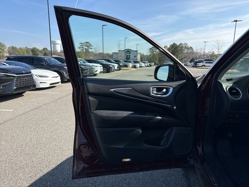 Used 2019 INFINITI QX60 Luxe w/ Essential Package image 6