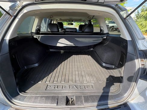 Used 2011 Subaru Outback 2.5i Limited w/ PWR Moonroof Pkg AWD/4WD image 18