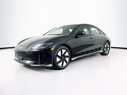 Used 2024 Hyundai Ioniq 6 SE RWD image 3