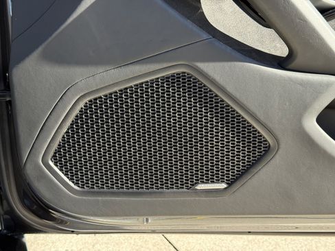 Used 2020 Lamborghini Huracan EVO image 19