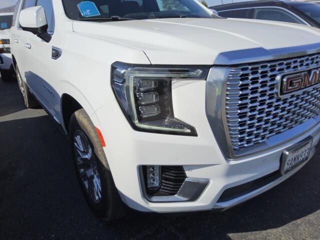 Used 2022 GMC Yukon XL Denali AWD/4WD image 2