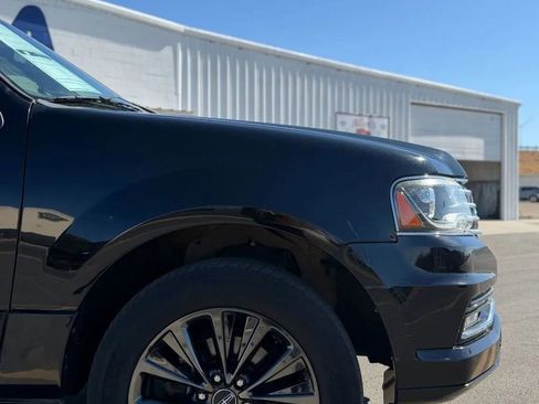 Used 2017 Lincoln Navigator L Select image 2