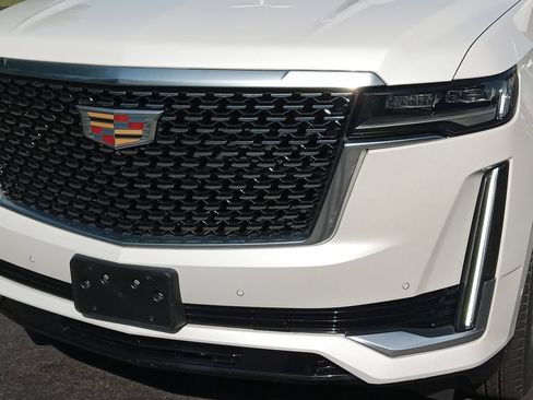Used 2021 Cadillac Escalade Premium Luxury w/ Driver Assist Tech Package AWD/4WD image 7