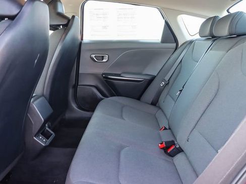 Used 2025 Kia K4 FWD image 19