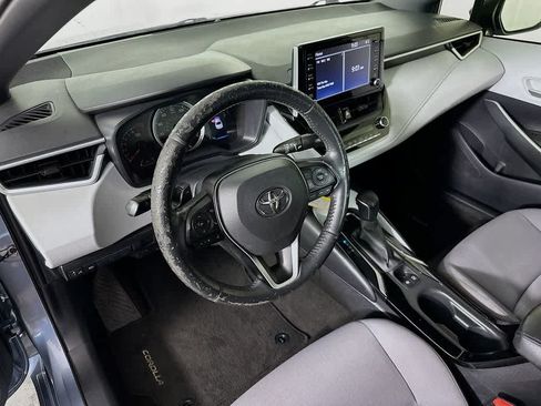 Used 2020 Toyota Corolla SE FWD image 2
