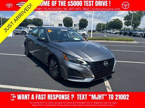 Used 2025 Nissan Altima 2.5 SV FWD image 1