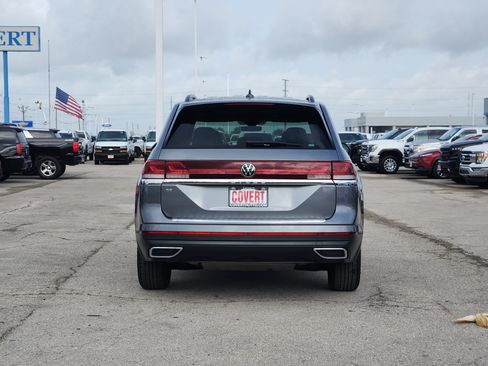 Used 2025 Volkswagen Atlas SE FWD image 6