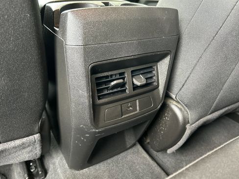 Used 2024 Chevrolet Colorado LT w/ LT Convenience Package II AWD/4WD image 15