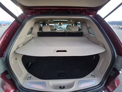 Used 2018 Jeep Grand Cherokee Limited w/ Luxury Group II image 18